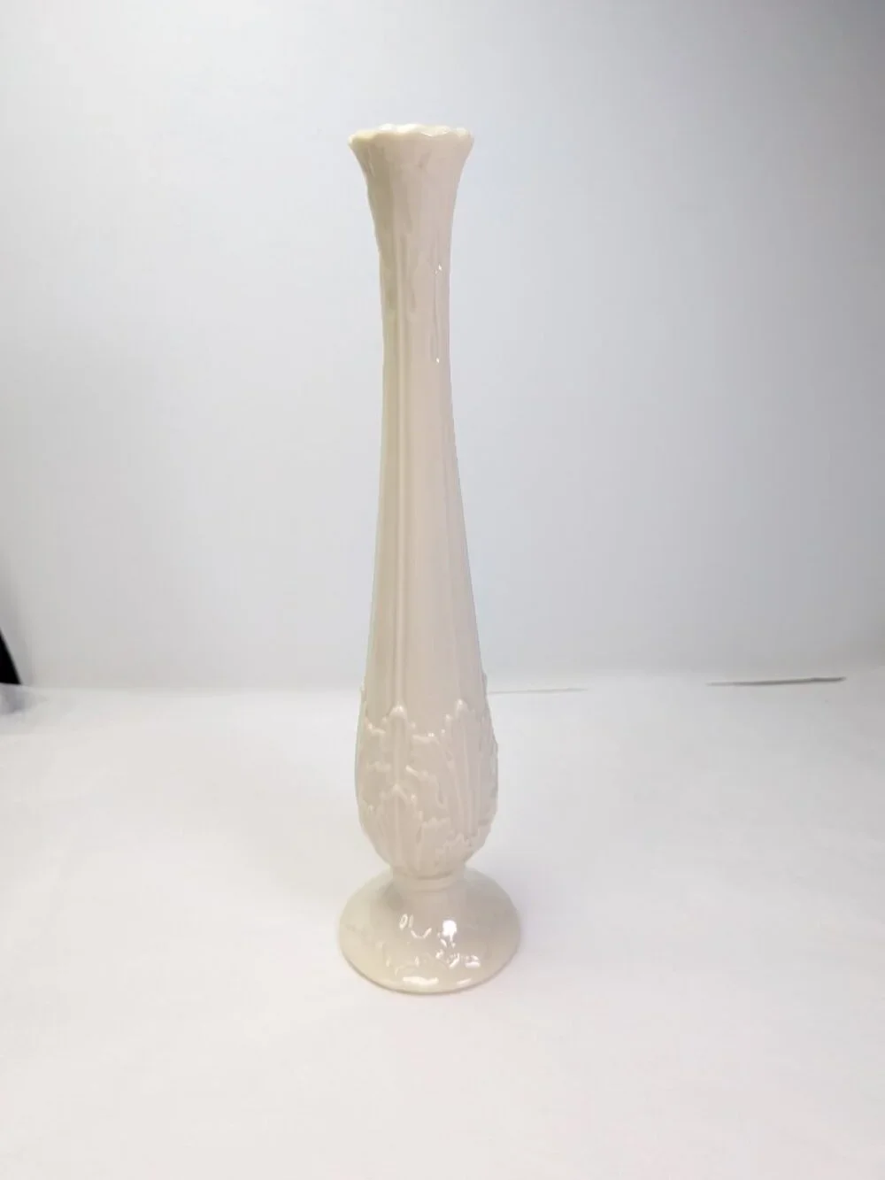 Lenox VTG 10.75” Ivory Tree of Life Scalloped Ribbed Porcelain Fine Bud Vase